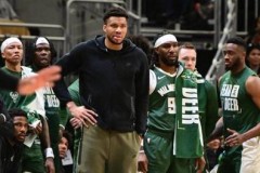 兰德尔盛赞50岁康利：球场老将风范，坚守防守，凝聚球队力量